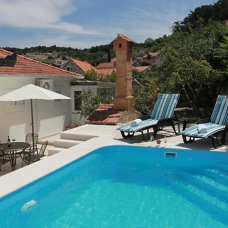 Holiday House Pine Tree Nerezisca Екстериор снимка