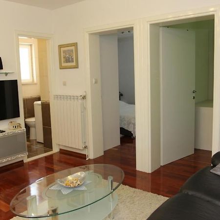 Holiday House Pine Tree Nerezisca Екстериор снимка