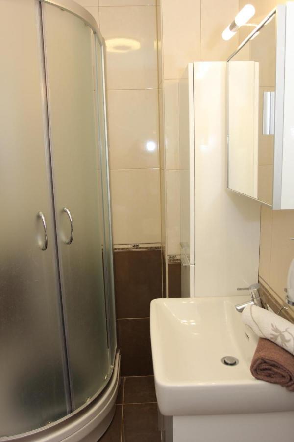 Holiday House Pine Tree Nerezisca Екстериор снимка