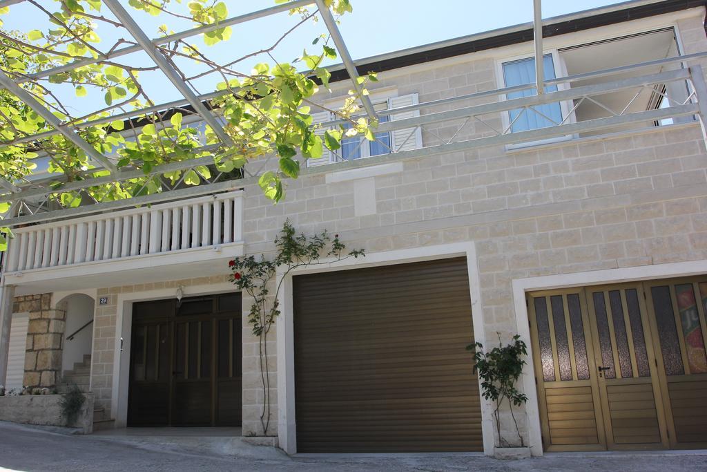 Holiday House Pine Tree Nerezisca Екстериор снимка
