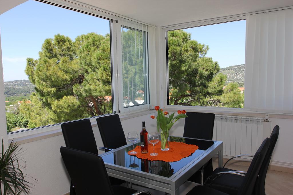 Holiday House Pine Tree Nerezisca Екстериор снимка