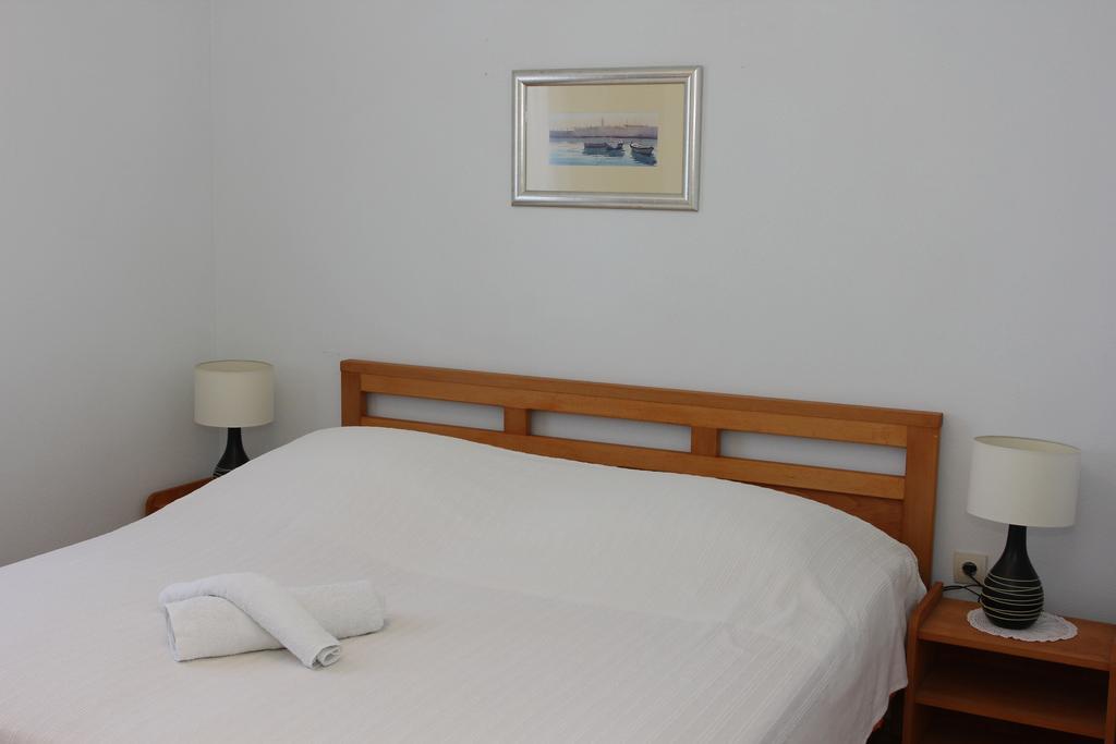 Holiday House Pine Tree Nerezisca Екстериор снимка