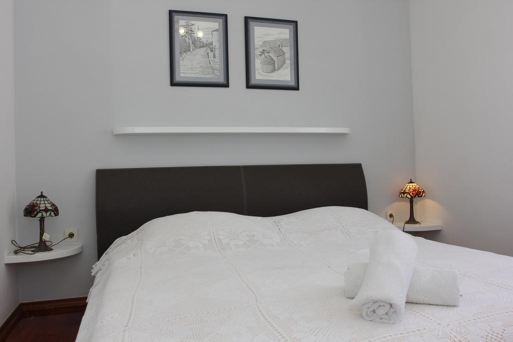 Holiday House Pine Tree Nerezisca Екстериор снимка