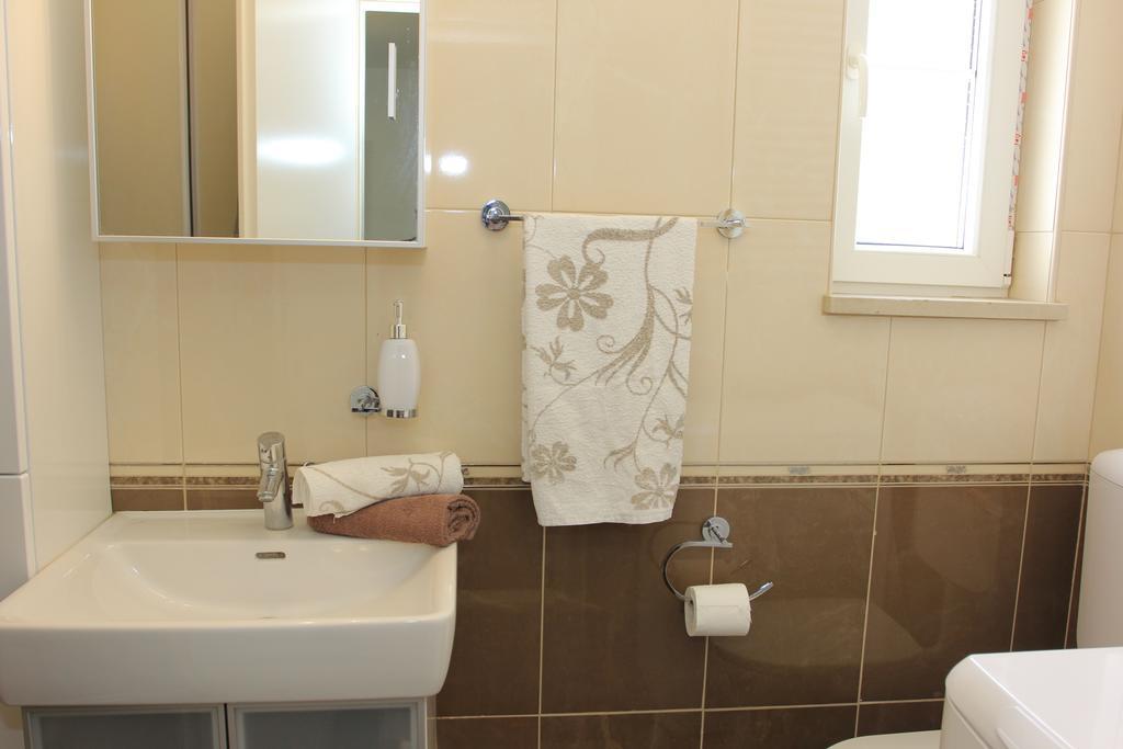 Holiday House Pine Tree Nerezisca Екстериор снимка